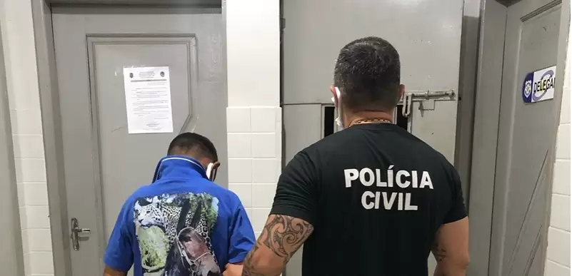 Polícia prendem homem por porte ilegal de arma de fogo e tráfico de drogas 