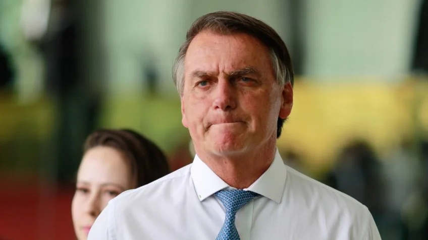 Bolsonaro passa fim de semana com Tarcísio e deve ficar em SP até terça-feira (19), diz assessor